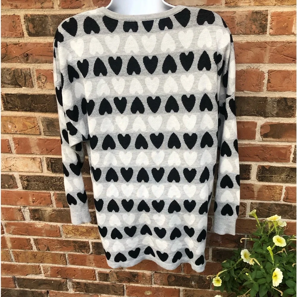 Heart Sweater in Gray, Black, White, by  BYdesign. Woman’s Large - Picture 3 of 8